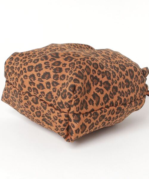 WC(ダブル シー)の「レオパード巾着ショルダー(ショルダーバッグ・レディース・ベージュ/ブラウン・FREE)」の4枚目の写真