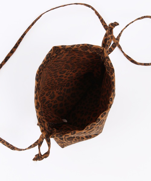 WC(ダブル シー)の「レオパード巾着ショルダー(ショルダーバッグ・レディース・ベージュ/ブラウン・FREE)」の8枚目の写真