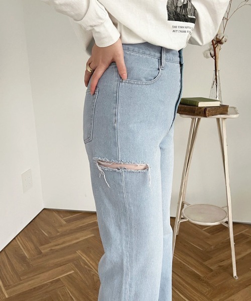apres jour(アプレジュール)の「ダメージスリットデニムパンツ【ZOZOTOWN限定アイテム】(デニムパンツ・レディース・ダークブルー/ライトブルー・X-LARGE/MEDIUM/SMALL)」の4枚目の写真