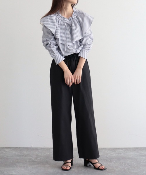 fredy emue（フレディエミュ）の「ドライオックスセミワイドパンツ（スラックス・レディース・オフホワイト/オレンジ/カーキ/ブラック/ブルー・36/38）」の3枚目の写真