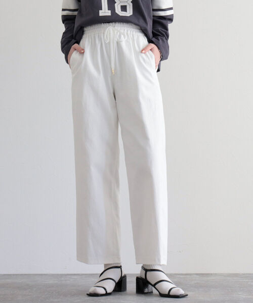 fredy emue（フレディエミュ）の「ドライオックスセミワイドパンツ（スラックス・レディース・オフホワイト/オレンジ/カーキ/ブラック/ブルー・36/38）」の6枚目の写真