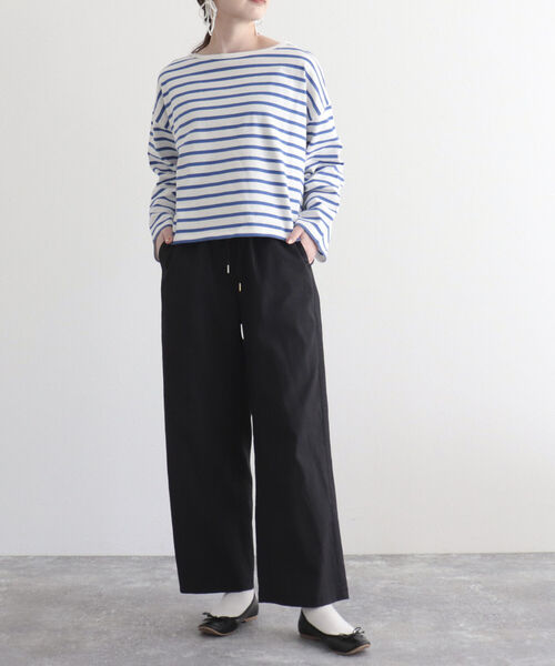 fredy emue（フレディエミュ）の「ドライオックスセミワイドパンツ（スラックス・レディース・オフホワイト/オレンジ/カーキ/ブラック/ブルー・36/38）」の13枚目の写真