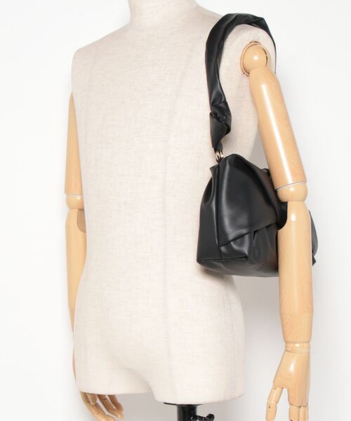 ROYAL PARTY（ロイヤルパーティー）の「2wayツイストクラッチBAG（クラッチバッグ・レディース・ブラック/ベージュ/オフホワイト・FREE）」の8枚目の写真