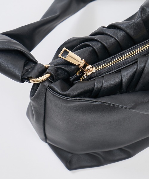 ROYAL PARTY（ロイヤルパーティー）の「2wayツイストクラッチBAG（クラッチバッグ・レディース・ブラック/ベージュ/オフホワイト・FREE）」の9枚目の写真