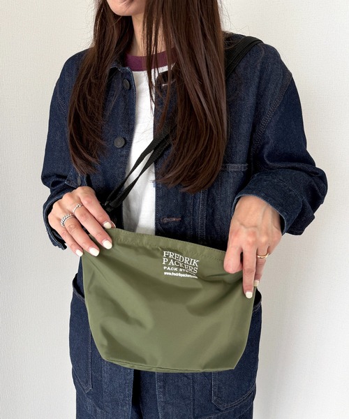 FREDRIK PACKERS(フレドリックパッカーズ)の「【FREDRIK PACKERS】別注!限定アイテム 420D FAM SHOULDER(ショルダーバッグ・レディース・オリーブ/ブラック/ライトグレー/カーキ/パープル・FREE)」の14枚目の写真