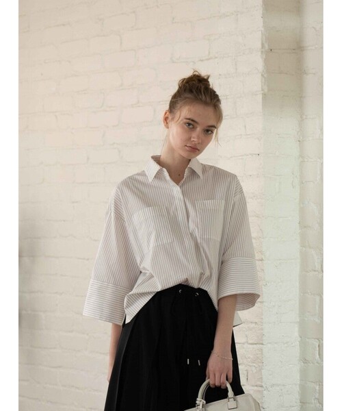 cloenc(クロエンス)の「◆オーバーサイズシャツ(シャツ/ブラウス・レディース・ネイビー/ベージュ系2/グレー/ホワイト/ホワイト系3・00)」の9枚目の写真