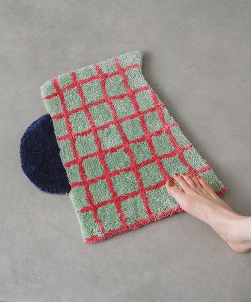 BIRTHDAY BAR（バースデイバー）の「タフティングマット（ラグ/マット・レディース・グレー/ネイビー/ブルー/ピンク・フリー）」の4枚目の写真