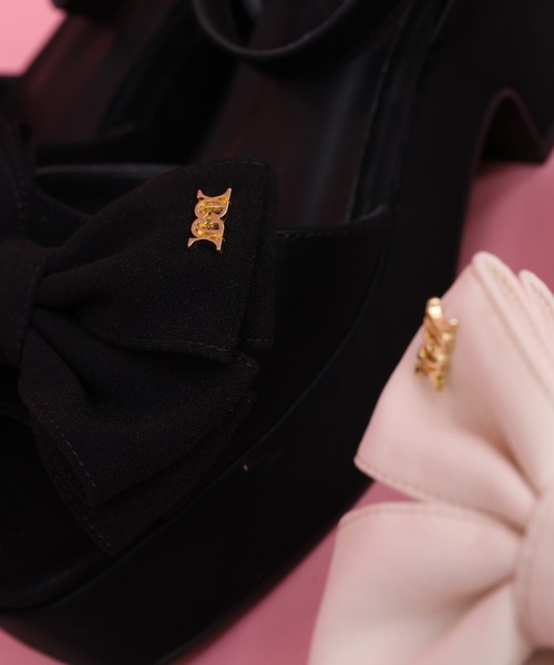 one after another NICE CLAUP（ワンアフターアナザーナイスクラップ）の「NCエンブレム付きリボンサンダル（サンダル・レディース・アイボリー/ブラック・SMALL/MEDIUM/LARGE）」の15枚目の写真