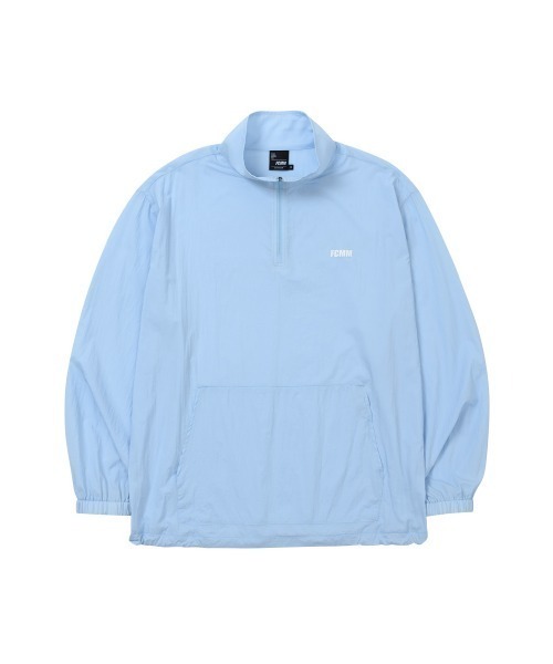 FCMM（エフシーエムエム）の「【IVE レイ トレカ入り商品】CLUB TEAM HYBRID PACKABLE WIND RUNNER/クラブチームハイブリッドパッカブルウィンドランナー（ナイロンジャケット・メンズ・ブラック/ライトブルー・MEDIUM）」の2枚目の写真