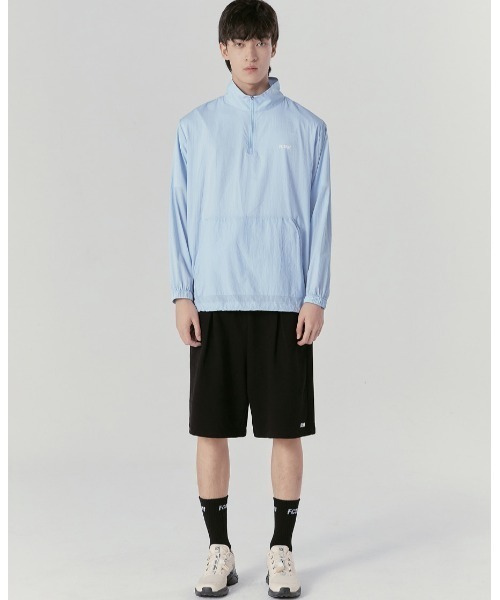 FCMM（エフシーエムエム）の「【IVE レイ トレカ入り商品】CLUB TEAM HYBRID PACKABLE WIND RUNNER/クラブチームハイブリッドパッカブルウィンドランナー（ナイロンジャケット・メンズ・ブラック/ライトブルー・MEDIUM）」の3枚目の写真