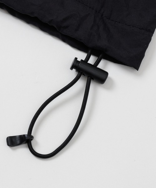 FCMM（エフシーエムエム）の「【IVE レイ トレカ入り商品】CLUB TEAM HYBRID PACKABLE WIND RUNNER/クラブチームハイブリッドパッカブルウィンドランナー（ナイロンジャケット・メンズ・ブラック/ライトブルー・MEDIUM）」の19枚目の写真