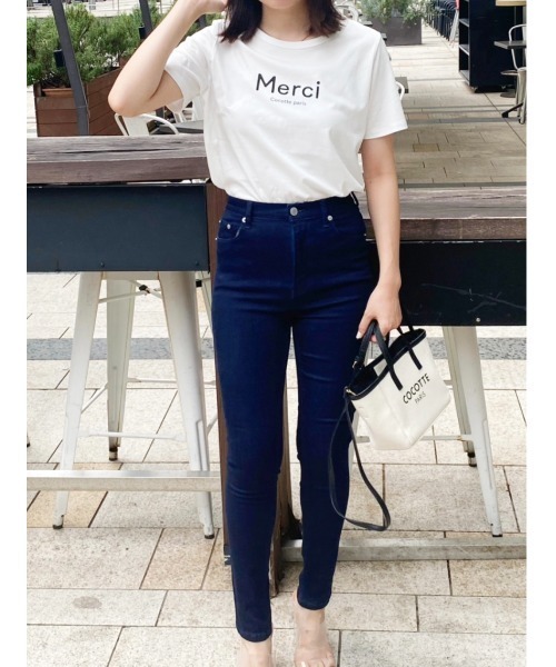 Soir,5 COCOTTE PARIS（ソワールイブニングココットパリ）の「Merci ロゴTシャツ（Tシャツ/カットソー・レディース・ブラック/ホワイト・FREE）」の4枚目の写真