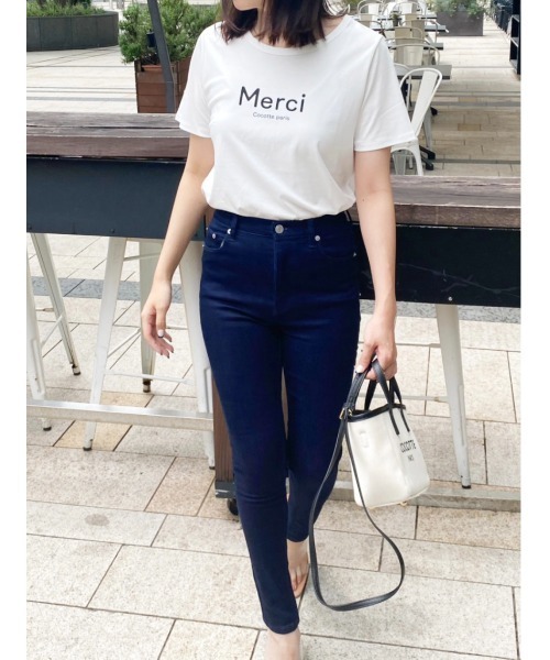 Soir,5 COCOTTE PARIS（ソワールイブニングココットパリ）の「Merci ロゴTシャツ（Tシャツ/カットソー・レディース・ブラック/ホワイト・FREE）」の5枚目の写真