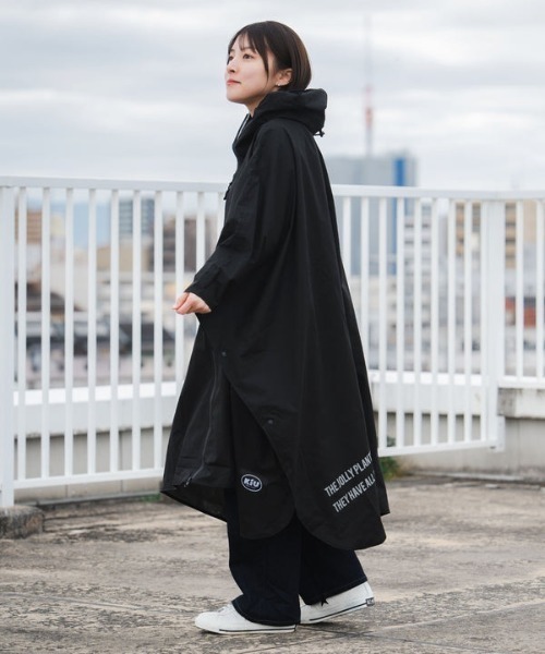 KiU(キウ)の「KiU/キウ レインコート/ポンチョ デイリー レインポンチョ ユニセックス K319-900(レインコート/ポンチョ・メンズ・ブラック・FREE)」の1枚目の写真