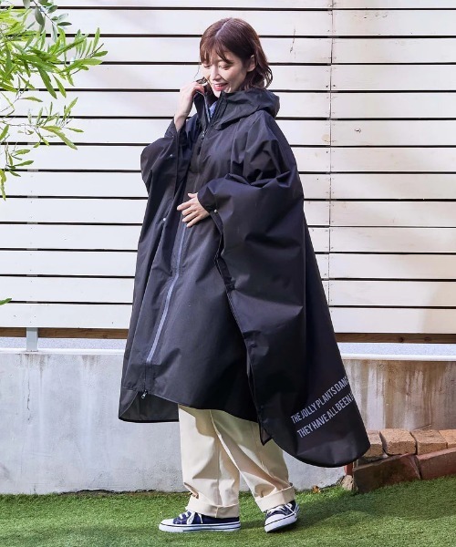 KiU(キウ)の「KiU/キウ レインコート/ポンチョ デイリー レインポンチョ ユニセックス K319-900(レインコート/ポンチョ・メンズ・ブラック・FREE)」の3枚目の写真