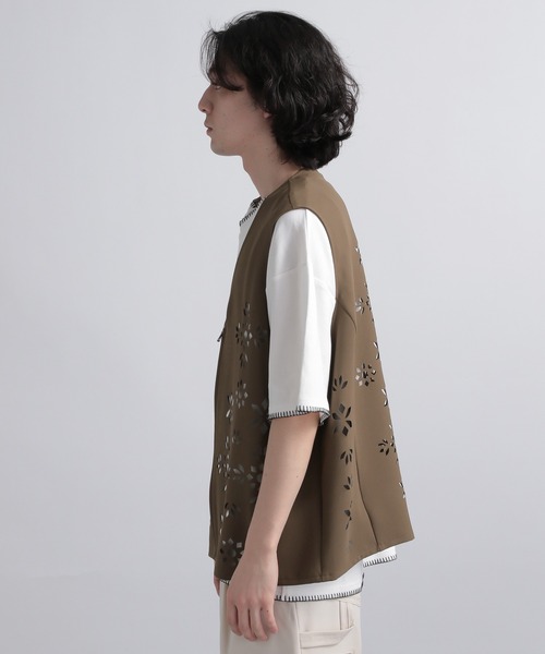 HARE（ハレ）の「フラワーモチーフ／レーザーカットベスト(HARE)（ベスト・メンズ・ブラック/ブラウン・FREE）」の7枚目の写真