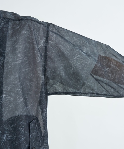 TOGA VIRILIS(トーガ ビリリース)の「Mesh marble print blouson(ブルゾン・メンズ・ブラック/グリーン・MEDIUM/LARGE)」の8枚目の写真