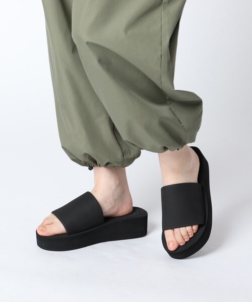 ESPERANZA（エスペランサ）の「◆厚底メッセージスライドビーサン（サンダル・レディース・ブラック系8/グリーン系その他6/ベージュ系8・S/M/L/LL）」の13枚目の写真