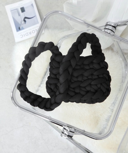 minia(ミニア)の「チャンキーニットのマンドゥショルダーバッグ(ショルダーバッグ・レディース・アイボリー/ブラック/ブルー/パープル・FREE)」の3枚目の写真