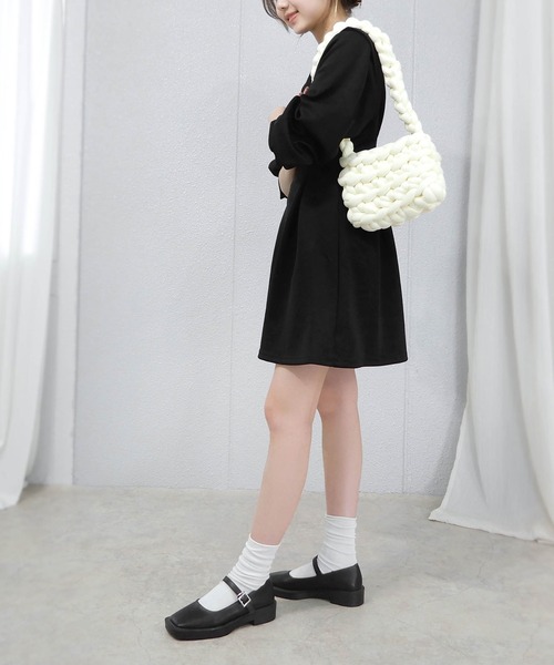 minia(ミニア)の「チャンキーニットのマンドゥショルダーバッグ(ショルダーバッグ・レディース・アイボリー/ブラック/ブルー/パープル・FREE)」の8枚目の写真