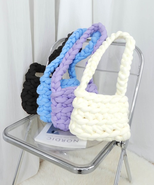 minia(ミニア)の「チャンキーニットのマンドゥショルダーバッグ(ショルダーバッグ・レディース・アイボリー/ブラック/ブルー/パープル・FREE)」の13枚目の写真