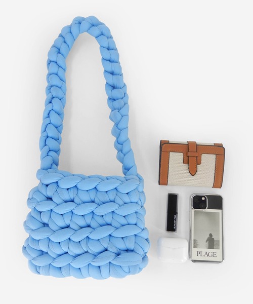 minia(ミニア)の「チャンキーニットのマンドゥショルダーバッグ(ショルダーバッグ・レディース・アイボリー/ブラック/ブルー/パープル・FREE)」の5枚目の写真