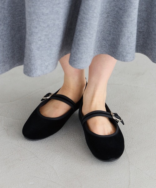 ROVERETO（ロベレート）の「【ROVERETO/ロベレート】ベロアストラップシューズ（パンプス・レディース・ネイビー/ベージュ/ブラック・M/L）」の10枚目の写真