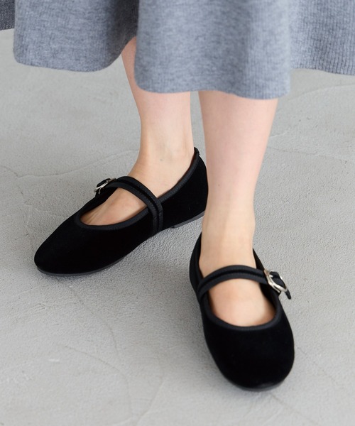 ROVERETO（ロベレート）の「【ROVERETO/ロベレート】ベロアストラップシューズ（パンプス）」 WEAR