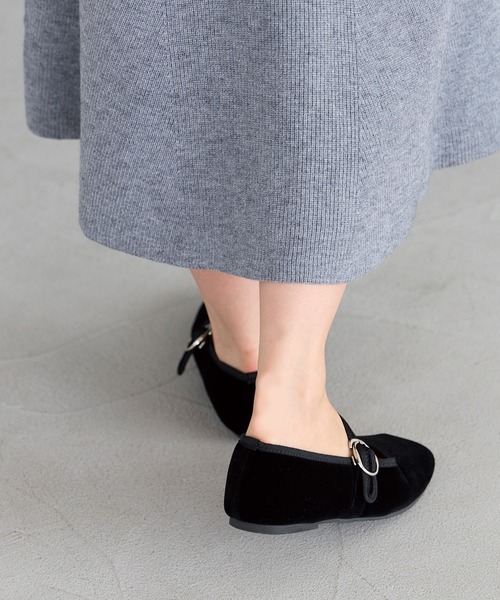 ROVERETO（ロベレート）の「【ROVERETO/ロベレート】ベロアストラップシューズ（パンプス・レディース・ネイビー/ベージュ/ブラック・M/L）」の12枚目の写真