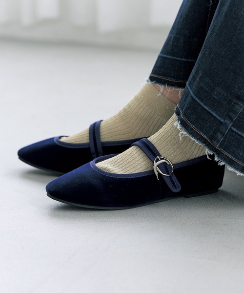 ROVERETO（ロベレート）の「【ROVERETO/ロベレート】ベロアストラップシューズ（パンプス・レディース・ネイビー/ベージュ/ブラック・M/L）」の18枚目の写真