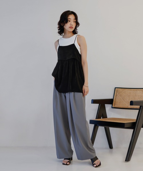 hellam(へラム)の「サテンキャミソールトップス(キャミソール・レディース・アイボリー/ネイビー/グレイッシュベージュ/ブラック・FREE)」の5枚目の写真