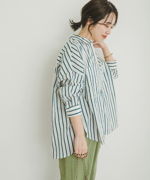 ITEMS URBANRESEARCH（アイテムズ アーバンリサーチ）の「ボイルストライプオーバーシャツ（シャツ/ブラウス・レディース・ブラウン/ブラック/オフホワイト・FREE）」の2枚目の写真