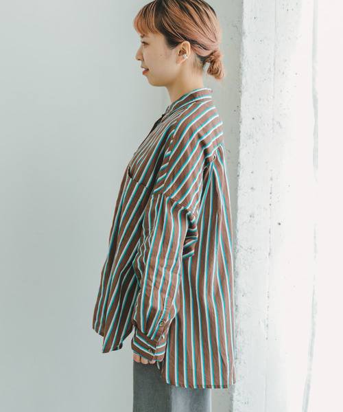 ITEMS URBANRESEARCH（アイテムズ アーバンリサーチ）の「ボイルストライプオーバーシャツ（シャツ/ブラウス・レディース・ブラウン/ブラック/オフホワイト・FREE）」の21枚目の写真