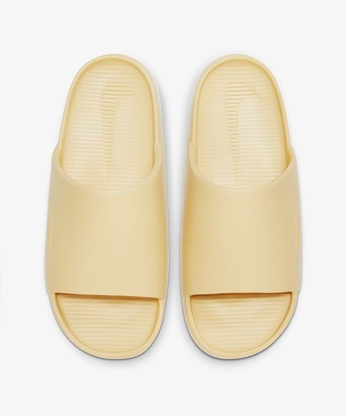 NIKE（ナイキ）の「WMNS CALM SLIDE（サンダル・レディース・ベージュ系その他・24.0cm/25.0cm/26.0cm/23.0cm/22.0cm）」の5枚目の写真