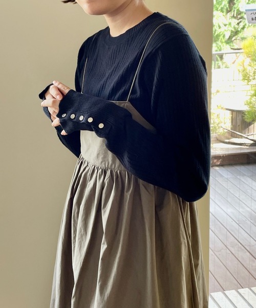 LOWRYS FARM(ローリーズファーム)の「ソデボタンクルーニットLS 968077(ニット/セーター・レディース・ブラウン/アイボリー/ブルー/ブラック・FREE)」の8枚目の写真