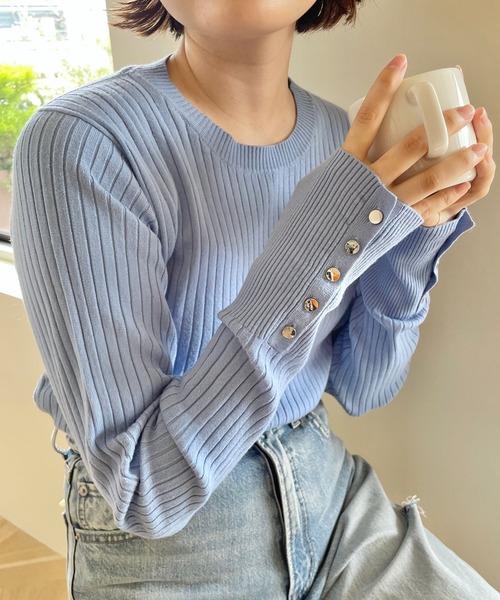 LOWRYS FARM(ローリーズファーム)の「ソデボタンクルーニットLS 968077(ニット/セーター・レディース・ブラウン/アイボリー/ブルー/ブラック・FREE)」の11枚目の写真