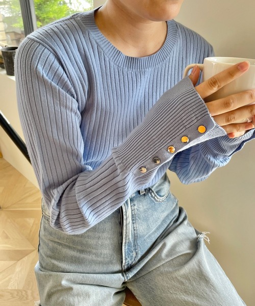 LOWRYS FARM(ローリーズファーム)の「ソデボタンクルーニットLS 968077(ニット/セーター・レディース・ブラウン/アイボリー/ブルー/ブラック・FREE)」の12枚目の写真