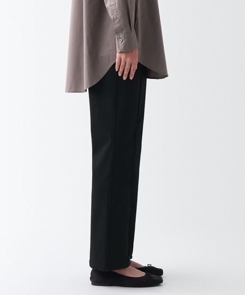 無印良品(ムジルシリョウヒン)の「ストレッチピンタックフレアレギンスパンツ(その他パンツ・レディース・ネイビー系/ブラック/スモーキーグリーン系・XXL/XL/S/XS/L/M)」の5枚目の写真