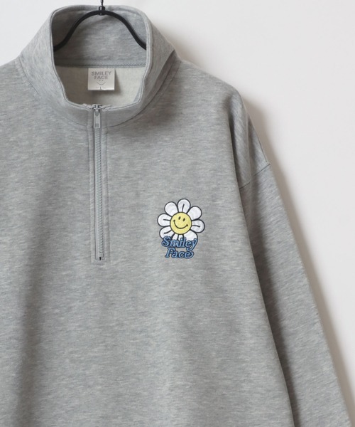 SMILEY FACE(スマイリーフェイス)の「SMILEY FACE/スマイリーフェイス オーバーサイズ 裏起毛 袖プリント ロゴ ワンポイント刺繍 ハーフジップ スウェット トレーナー/長袖 トップス プルオーバー/レディース メンズ(スウェット・レディース・ブラック系その他/ミント/グレー/ブラック/ブルー/グレー系その他/アッシュグレー/スミクロ・LL/M/L)」の15枚目の写真