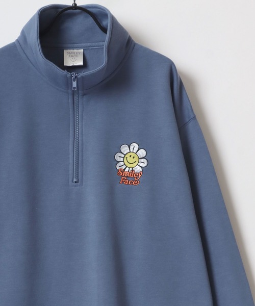 SMILEY FACE(スマイリーフェイス)の「SMILEY FACE/スマイリーフェイス オーバーサイズ 裏起毛 袖プリント ロゴ ワンポイント刺繍 ハーフジップ スウェット トレーナー/長袖 トップス プルオーバー/レディース メンズ(スウェット・レディース・ブラック系その他/ミント/グレー/ブラック/ブルー/グレー系その他/アッシュグレー/スミクロ・LL/M/L)」の17枚目の写真