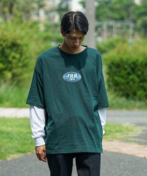 FILA（フィラ）の「【FILA/フィラ】フェイクレイヤード　胸ワンポイント刺繍　ロンT ドロップショルダー ストリート ビッグシルエット（Tシャツ/カットソー・メンズ・ライトベージュ/ダークグリーン/ブラック・MEDIUM/LARGE/X-LARGE）」の3枚目の写真
