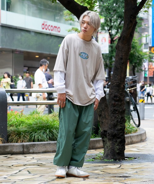 FILA（フィラ）の「【FILA/フィラ】フェイクレイヤード　胸ワンポイント刺繍　ロンT ドロップショルダー ストリート ビッグシルエット（Tシャツ/カットソー・メンズ・ライトベージュ/ダークグリーン/ブラック・MEDIUM/LARGE/X-LARGE）」の22枚目の写真