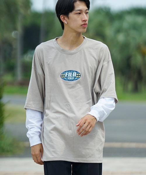 FILA（フィラ）の「【FILA/フィラ】フェイクレイヤード　胸ワンポイント刺繍　ロンT ドロップショルダー ストリート ビッグシルエット（Tシャツ/カットソー・メンズ・ライトベージュ/ダークグリーン/ブラック・MEDIUM/LARGE/X-LARGE）」の6枚目の写真
