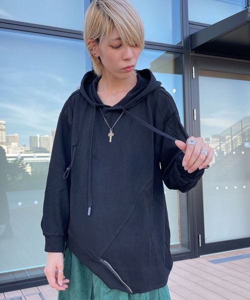 rovtski(ロフトスキー)の「裾アシメデザインパーカー(パーカー・レディース・ホワイト/ブラック/パープル/カーキ・FREE)」の3枚目の写真