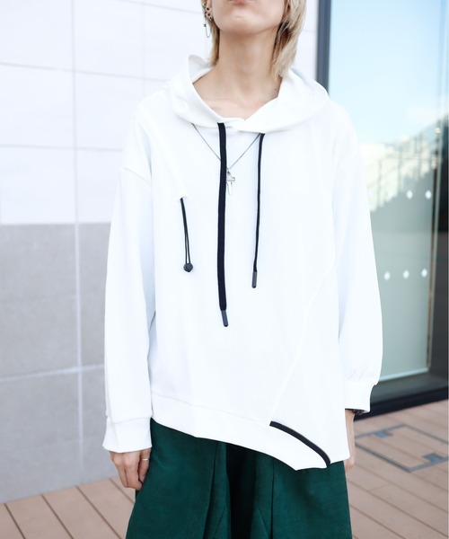 rovtski(ロフトスキー)の「裾アシメデザインパーカー(パーカー・レディース・ホワイト/ブラック/パープル/カーキ・FREE)」の11枚目の写真