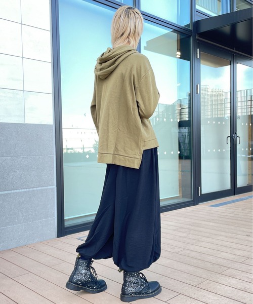 rovtski(ロフトスキー)の「裾アシメデザインパーカー(パーカー・レディース・ホワイト/ブラック/パープル/カーキ・FREE)」の20枚目の写真