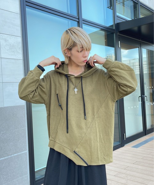 rovtski(ロフトスキー)の「裾アシメデザインパーカー(パーカー・レディース・ホワイト/ブラック/パープル/カーキ・FREE)」の22枚目の写真