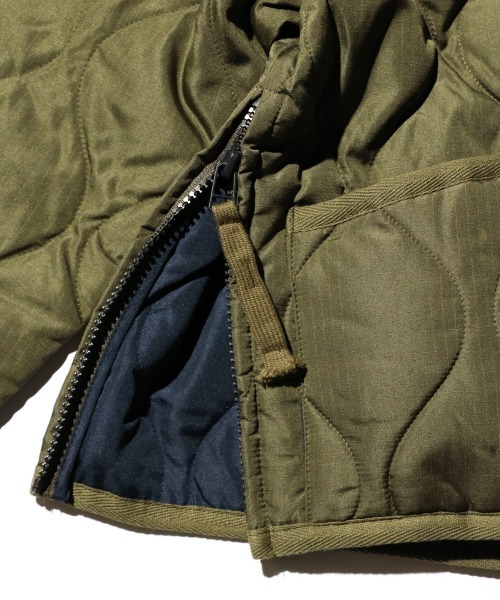 TAION（タイオン）の「TAION / タイオン "KIDS" MILITARY ZIP VNECK DOWN JACKET (TAION-K101ZML-1) キッズ ミリタリー Vネックジップ ダウンジャケット（ダウンジャケット/コート・キッズ・ベージュ/オリーブ/ブラック・140cm/120cm/130cm/150cm）」の10枚目の写真