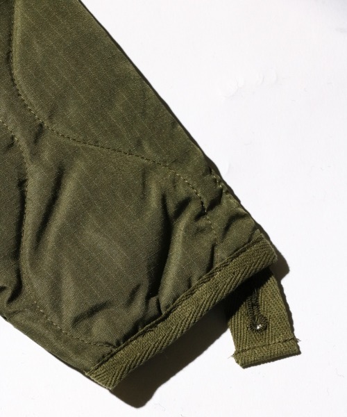 TAION（タイオン）の「TAION / タイオン "KIDS" MILITARY ZIP VNECK DOWN JACKET (TAION-K101ZML-1) キッズ ミリタリー Vネックジップ ダウンジャケット（ダウンジャケット/コート・キッズ・ベージュ/オリーブ/ブラック・140cm/120cm/130cm/150cm）」の11枚目の写真