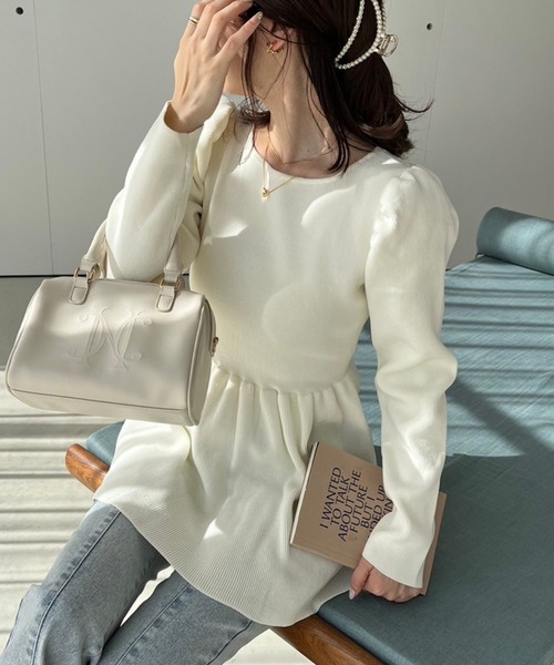 one after another NICE CLAUP（ワンアフターアナザーナイスクラップ）の「バックレースアップペプラムチュニック（チュニック・レディース・オフホワイト/ブラック/レッド・FREE）」の2枚目の写真